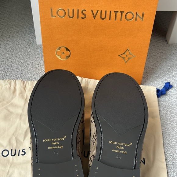 BRAND NEW NEVER WORN LV LOAFERS - Picture 5 of 14